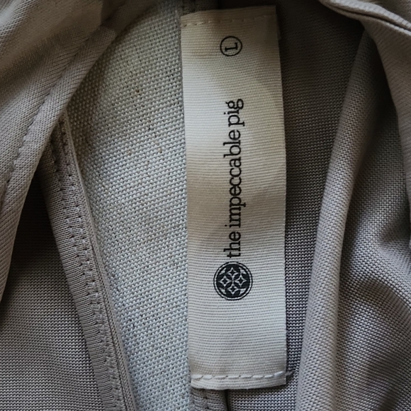 The Impeccable Pig Taupe Sleeveless Blouse‎ Top Size L Modal Blend Keyhole Back - Picture 2 of 7